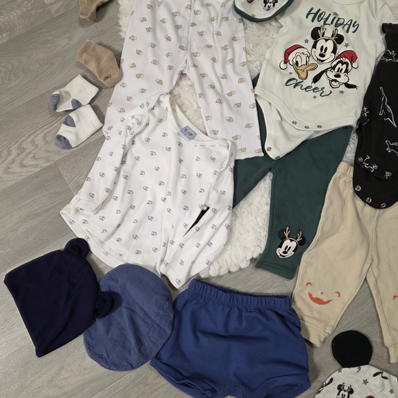 Baby Boy Clothes Bundle 3 Months - 20 Pieces - Carter’s, Disney & More - Picture 3 of 5